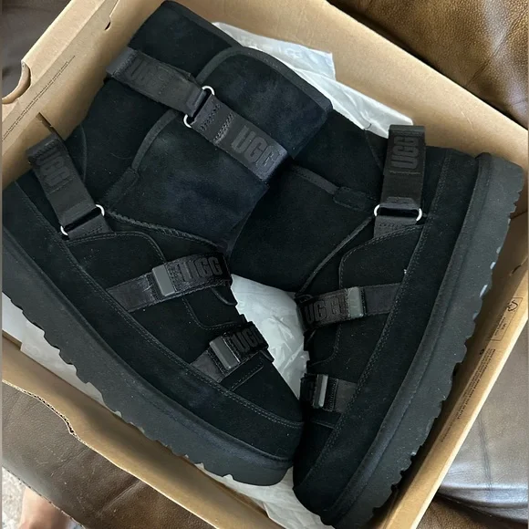 UGG Women's Classic Short Hybrid Boots Size 12 - Picture 1 of 7